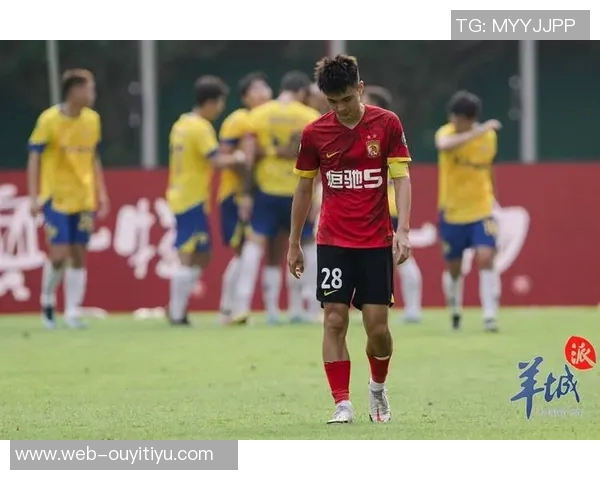 广西平果门将何立攀加盟陕西联合正式确认将为新球队奋战 广西平果门将何立攀加盟陕西联合正式确认将为新球队奋战