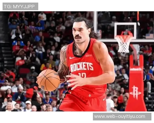 亚当斯解析双塔阵容策略强调防守节奏与进攻对位优势的重要性