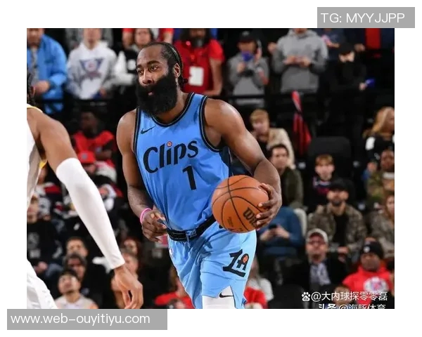 哈登与莱昂纳德下半场表现低迷合计仅得10分不敌角色球员科比布朗 哈登与莱昂纳德下半场表现低迷合计仅得10分不敌角色球员科比布朗