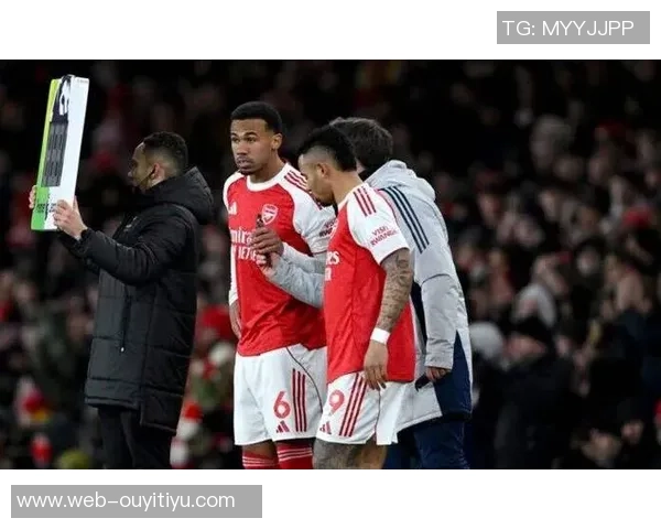 索尔斯克亚赞扬约克雷斯为团队型中锋展现出积极努力和聪明才智