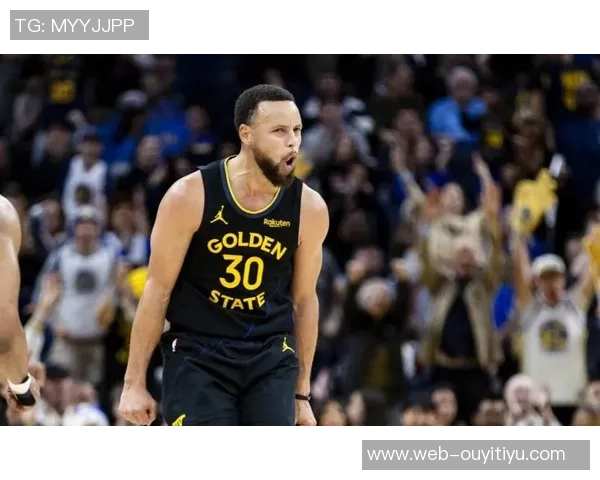 梅尔顿分享与库里搭档感受强调利用库里吸引防守的重要性