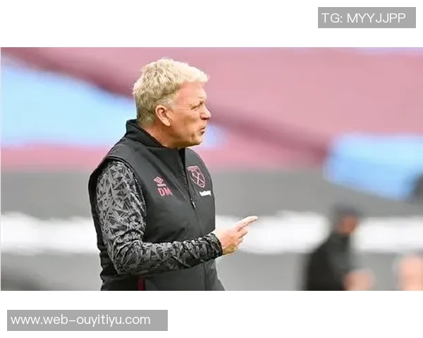 球迷从五个维度评析曼联主帅下课公告莫耶斯待遇最差引发热议