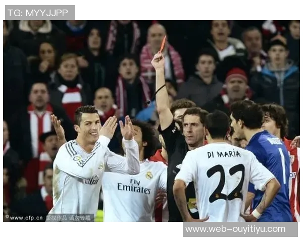 C罗国家队生涯迎来首张红牌40岁依旧闪耀226场143球46助攻成就辉煌